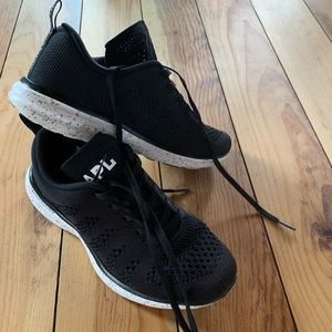APL Techloom Prow Propelium Black Sneakers